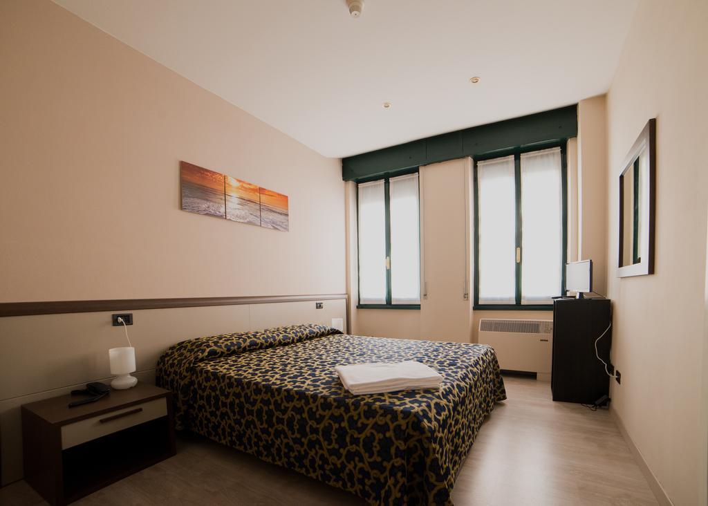 Locanda San Fiorenzo Fiorenzuola dʼArda Oda fotoğraf